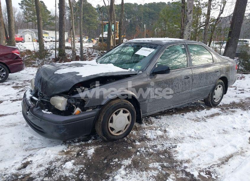 Photo 2 of 2000 Toyota Camry CE (VIN 4T1BG22K2YU986601)