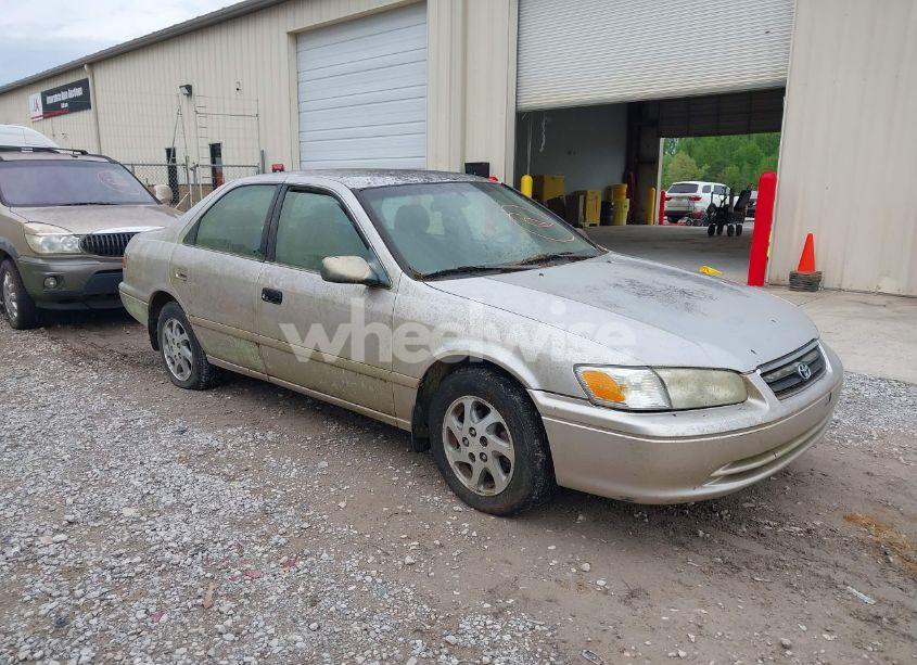 2001 Toyota Camry LE (VIN 4T1BG22K31U078888) main photo