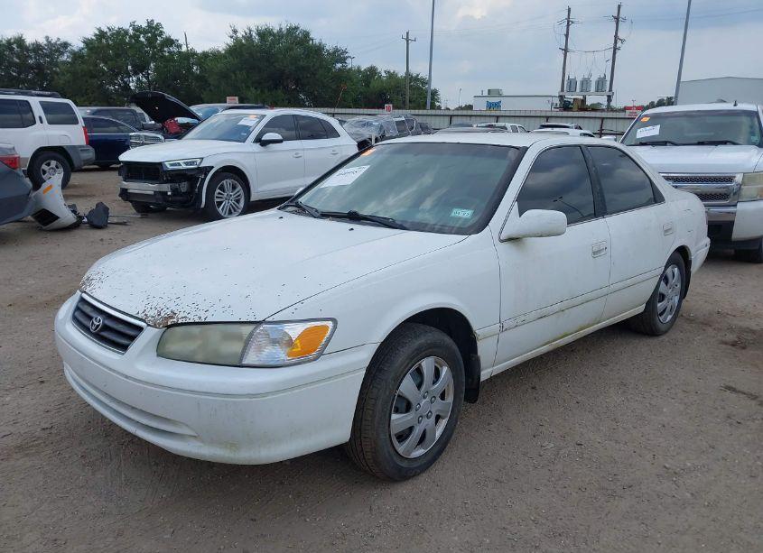 Photo 2 of 2001 Toyota Camry LE (VIN 4T1BG22K31U796425)