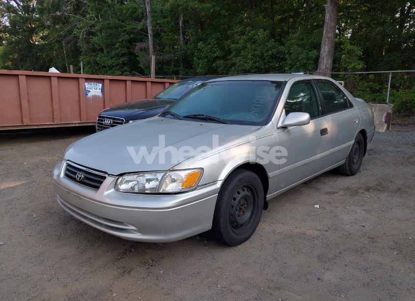 Photo 2 of 2001 Toyota Camry LE (VIN 4T1BG22K31U807956)