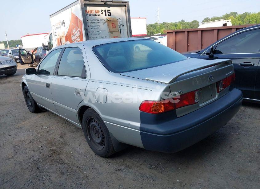 Photo 3 of 2001 Toyota Camry LE (VIN 4T1BG22K31U807956)