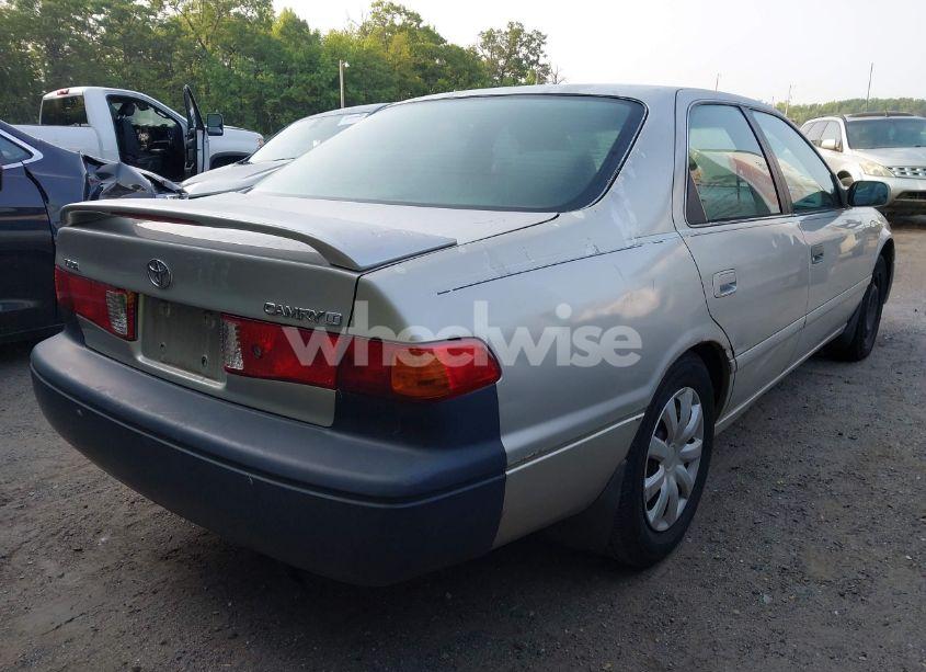 Photo 4 of 2001 Toyota Camry LE (VIN 4T1BG22K31U807956)