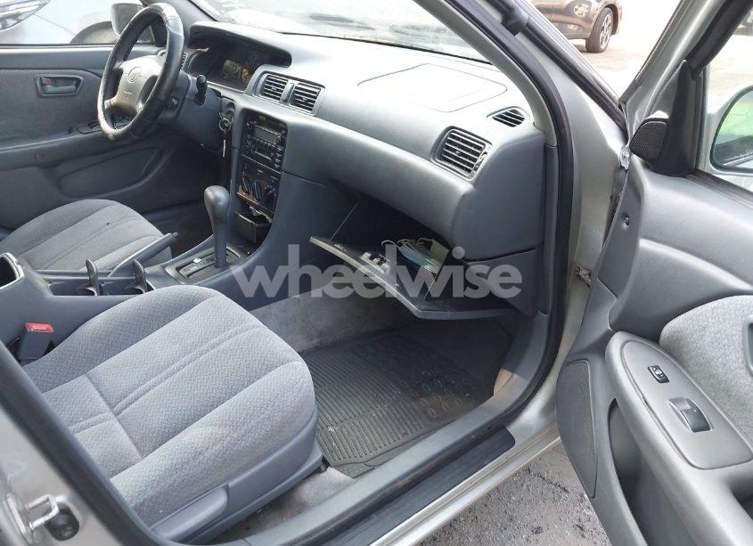 Photo 5 of 2001 Toyota Camry LE (VIN 4T1BG22K31U807956)