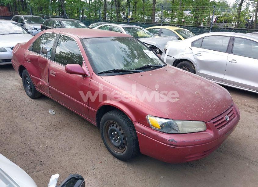 1997 Toyota Camry LE (VIN 4T1BG22K3VU090917) main photo