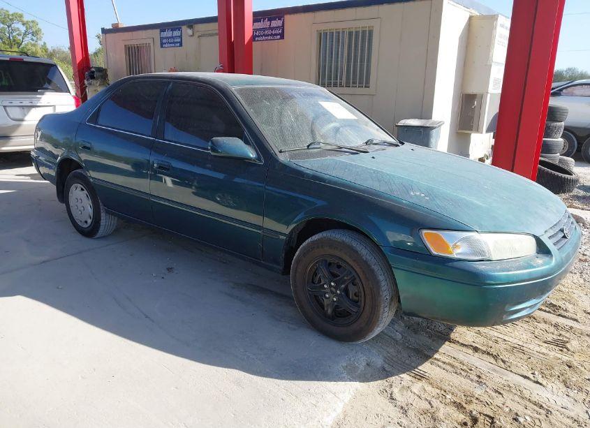 1997 Toyota Camry LE (VIN 4T1BG22K3VU775306) main photo