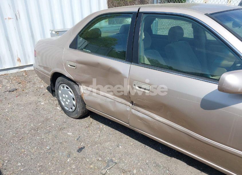 Photo 6 of 1997 Toyota Camry LE (VIN 4T1BG22K3VU808174)