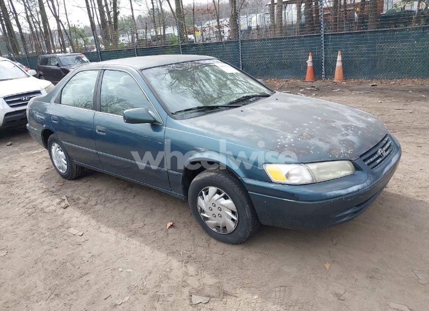 1998 Toyota Camry LE (VIN 4T1BG22K3WU854153) main photo