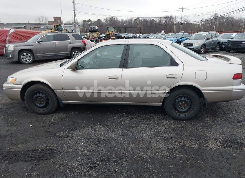 Photo 14 of 1998 Toyota Camry LE (VIN 4T1BG22K3WU859255)