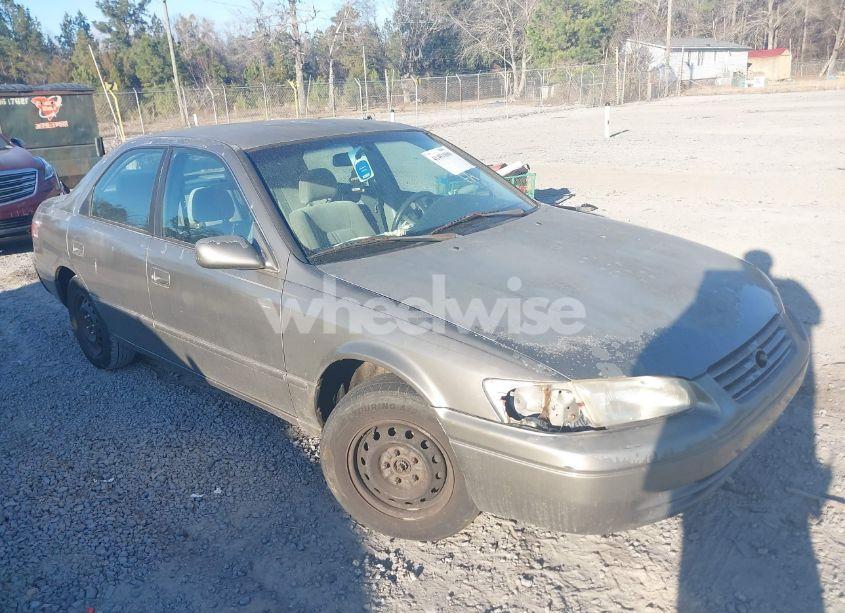 Photo 6 of 1999 Toyota Camry LE (VIN 4T1BG22K3XU447306)