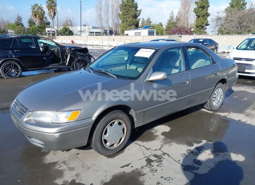Photo 2 of 1999 Toyota Camry CE (VIN 4T1BG22K3XU510078)