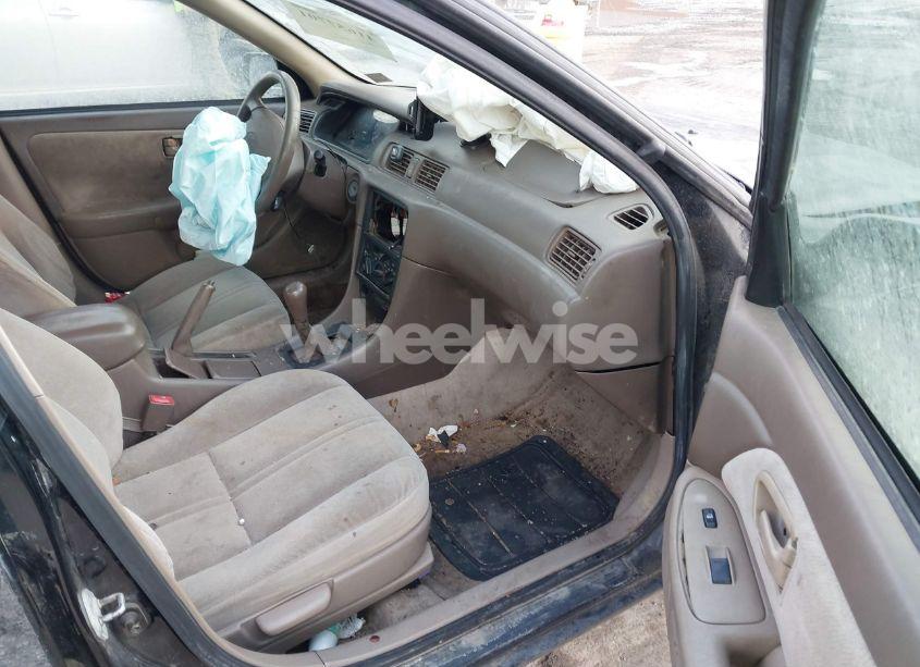 Photo 5 of 1999 Toyota Camry CE (VIN 4T1BG22K3XU560284)