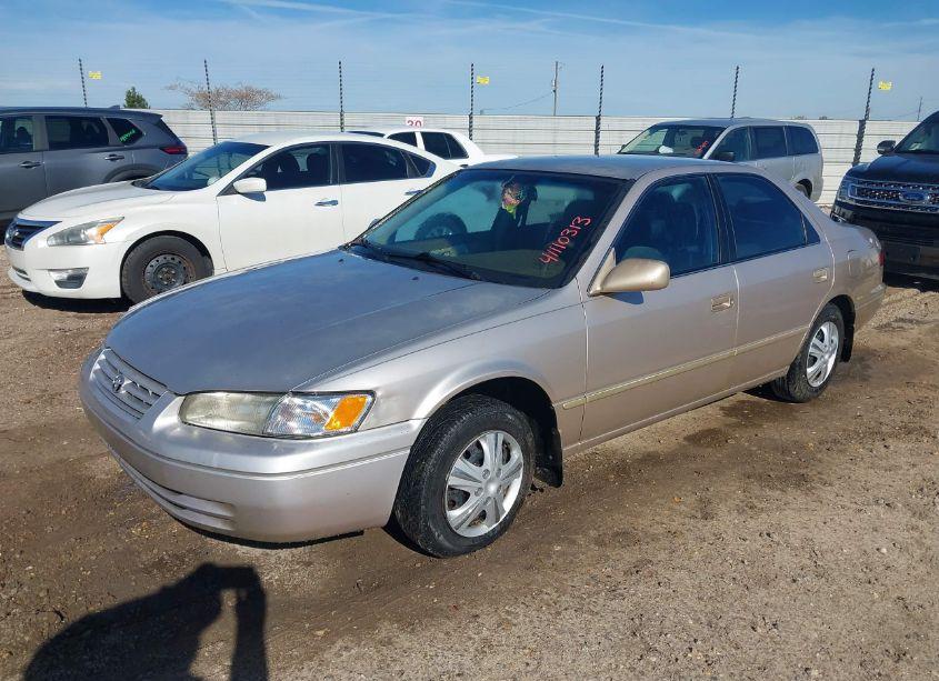 Photo 2 of 1999 Toyota Camry CE (VIN 4T1BG22K3XU917026)