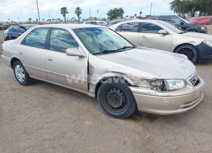 2000 Toyota Camry LE (VIN 4T1BG22K3YU628147) main photo