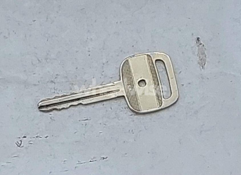 Photo 11 of 2000 Toyota Camry LE (VIN 4T1BG22K3YU628147)