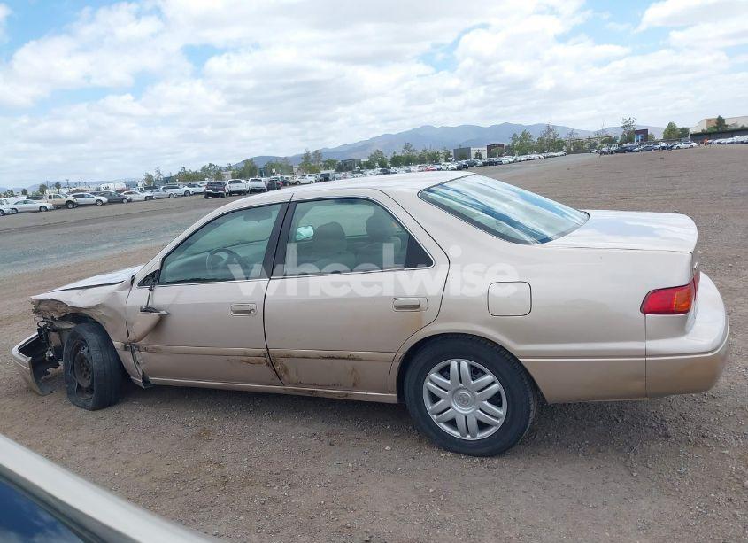 Photo 14 of 2000 Toyota Camry LE (VIN 4T1BG22K3YU628147)