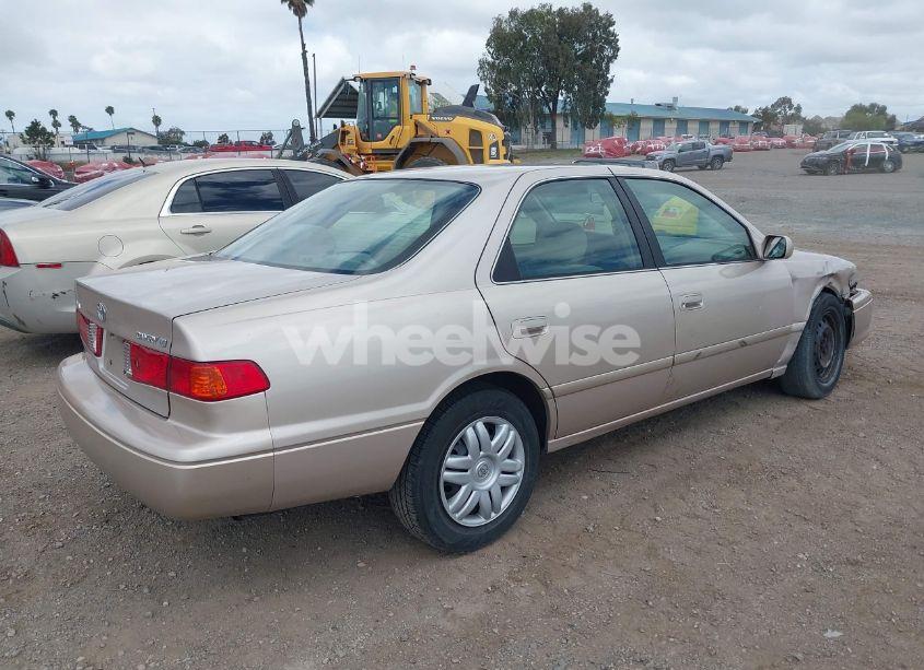 Photo 4 of 2000 Toyota Camry LE (VIN 4T1BG22K3YU628147)