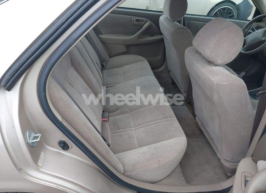 Photo 8 of 2000 Toyota Camry LE (VIN 4T1BG22K3YU628147)