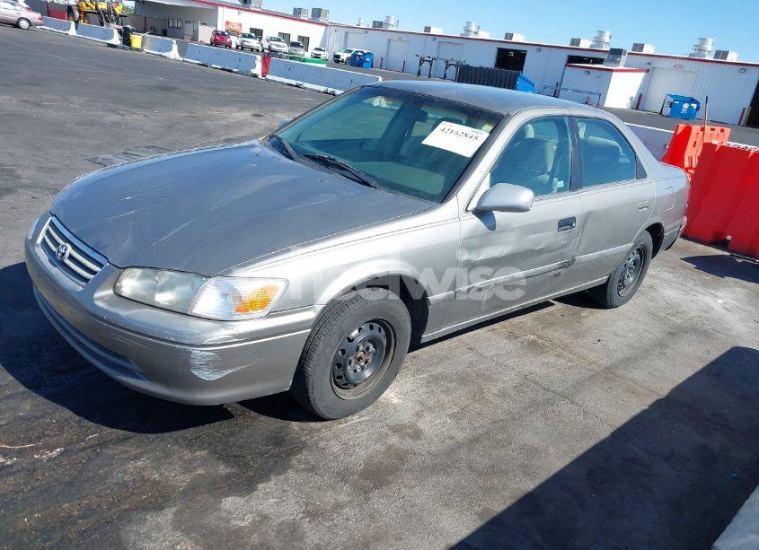 Photo 2 of 2000 Toyota Camry CE (VIN 4T1BG22K3YU643229)