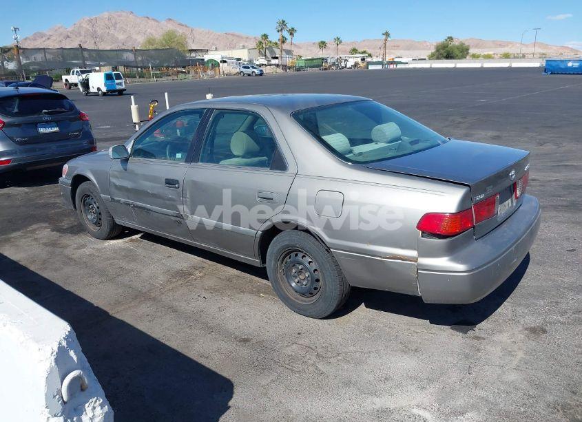 Photo 3 of 2000 Toyota Camry CE (VIN 4T1BG22K3YU643229)
