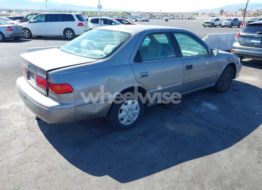 Photo 4 of 2000 Toyota Camry CE (VIN 4T1BG22K3YU643229)
