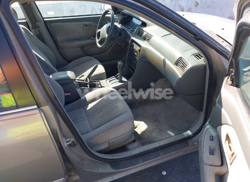 Photo 5 of 2000 Toyota Camry CE (VIN 4T1BG22K3YU643229)