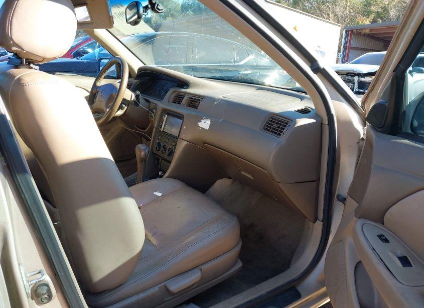 Photo 5 of 2000 Toyota Camry LE (VIN 4T1BG22K3YU658281)