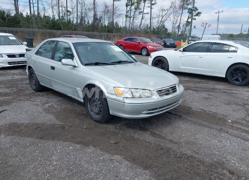 2000 Toyota Camry LE (VIN 4T1BG22K3YU671094) main photo