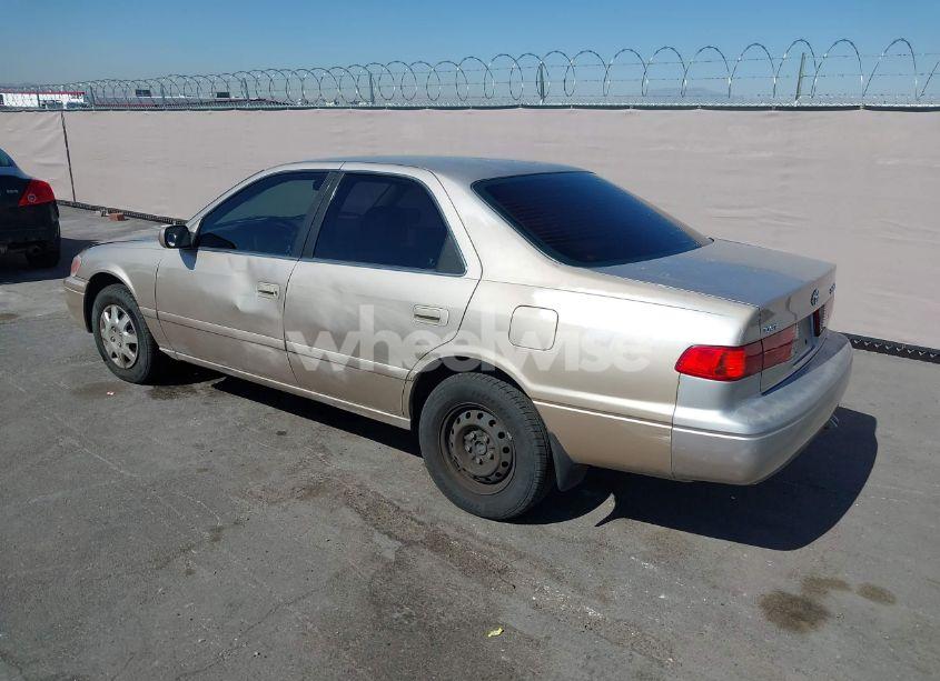 Photo 3 of 2000 Toyota Camry CE/LE/XLE (VIN 4T1BG22K3YU732928)