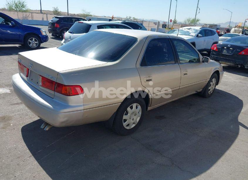 Photo 4 of 2000 Toyota Camry CE/LE/XLE (VIN 4T1BG22K3YU732928)