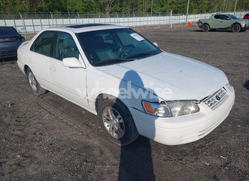 2000 Toyota Camry LE (VIN 4T1BG22K3YU926990) main photo