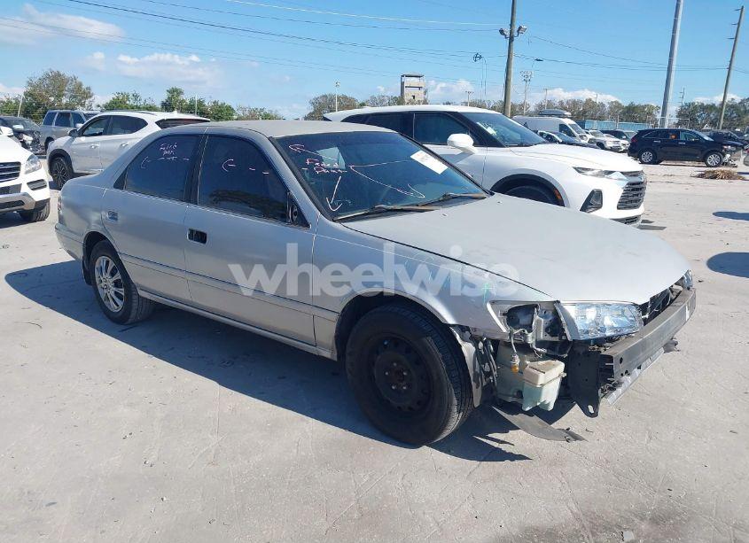 2001 Toyota Camry CE (VIN 4T1BG22K41U031448) main photo
