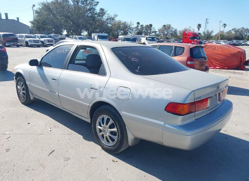 Photo 3 of 2001 Toyota Camry CE (VIN 4T1BG22K41U031448)