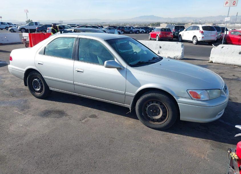 2001 Toyota Camry CE (VIN 4T1BG22K41U046984) main photo