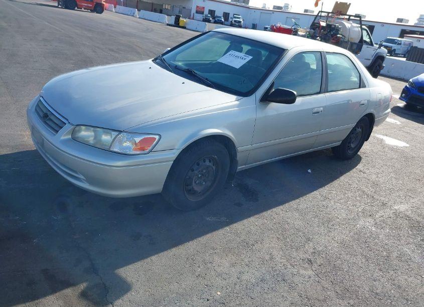 Photo 2 of 2001 Toyota Camry CE (VIN 4T1BG22K41U046984)