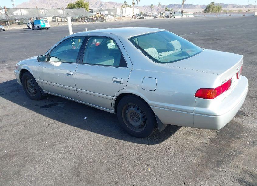 Photo 3 of 2001 Toyota Camry CE (VIN 4T1BG22K41U046984)