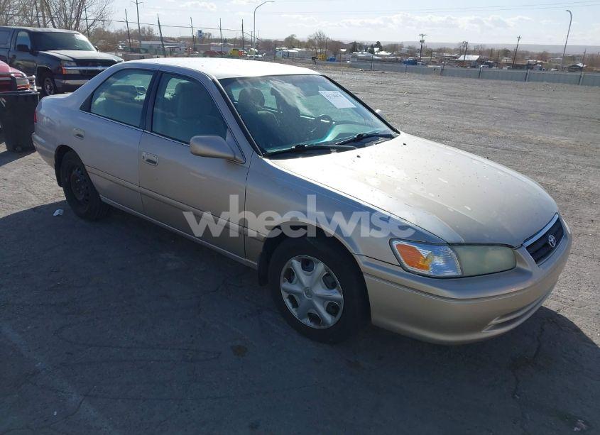 2001 Toyota Camry CE (VIN 4T1BG22K41U058567) main photo