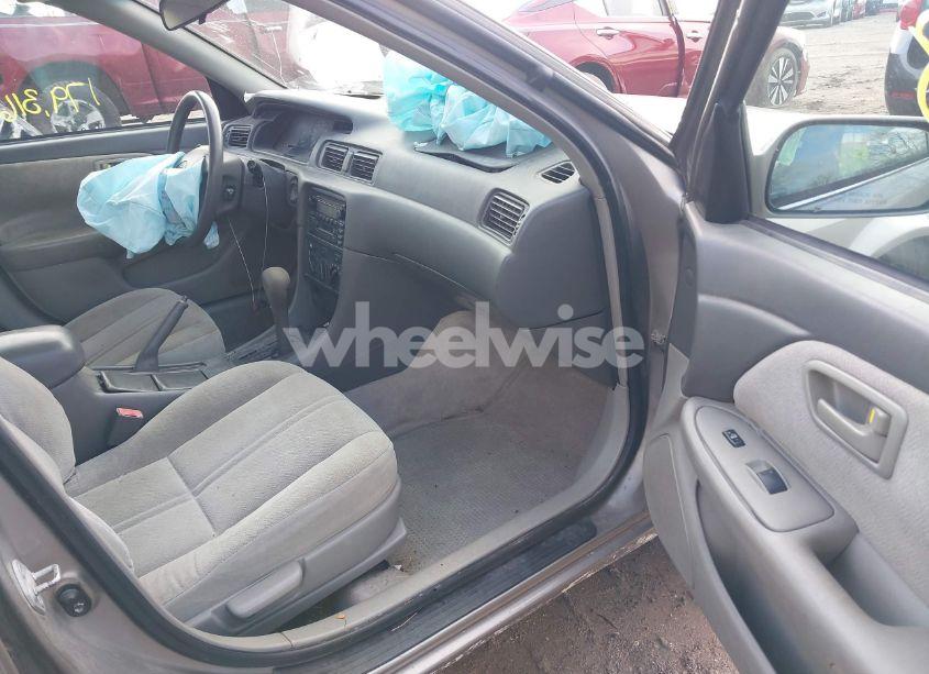 Photo 5 of 2001 Toyota Camry CE (VIN 4T1BG22K41U068113)