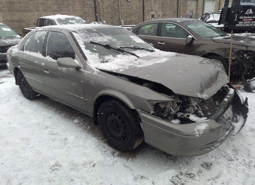 2001 Toyota Camry CE (VIN 4T1BG22K41U102163) main photo