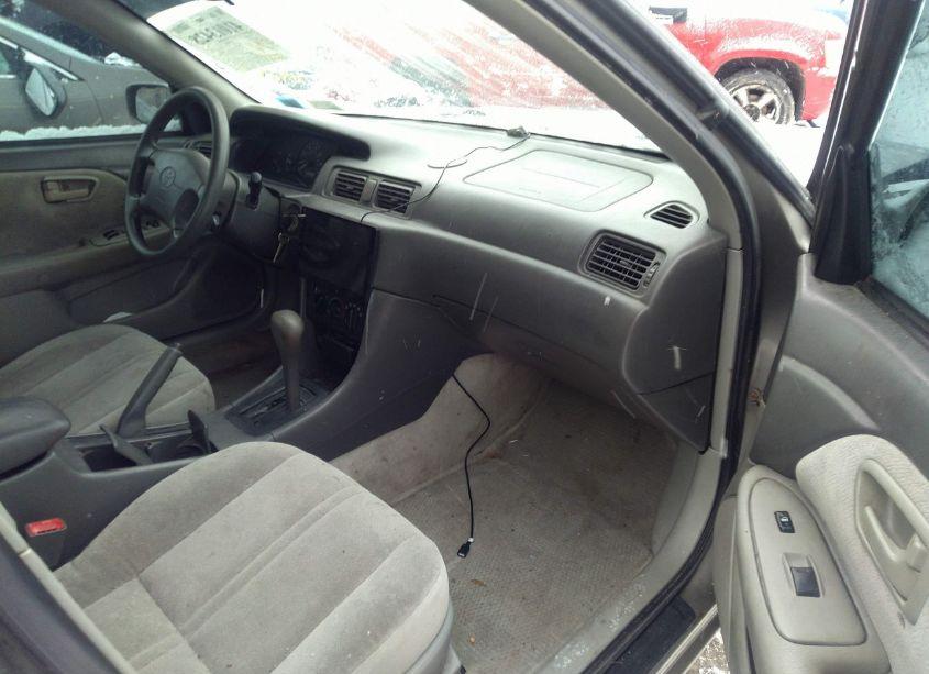 Photo 5 of 2001 Toyota Camry CE (VIN 4T1BG22K41U102163)