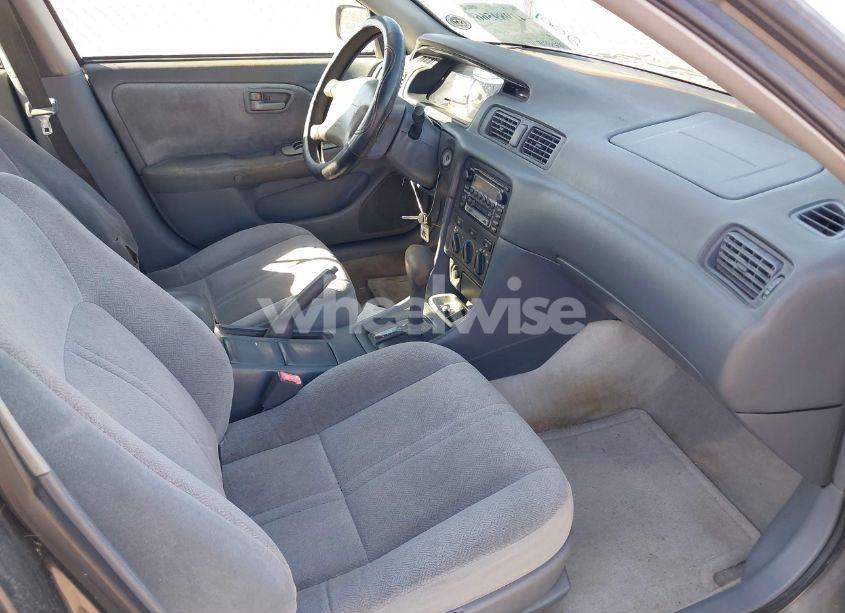 Photo 5 of 2001 Toyota Camry CE (VIN 4T1BG22K41U847575)