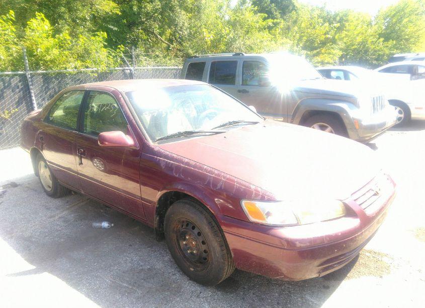1998 Toyota Camry LE (VIN 4T1BG22K4WU245394) main photo