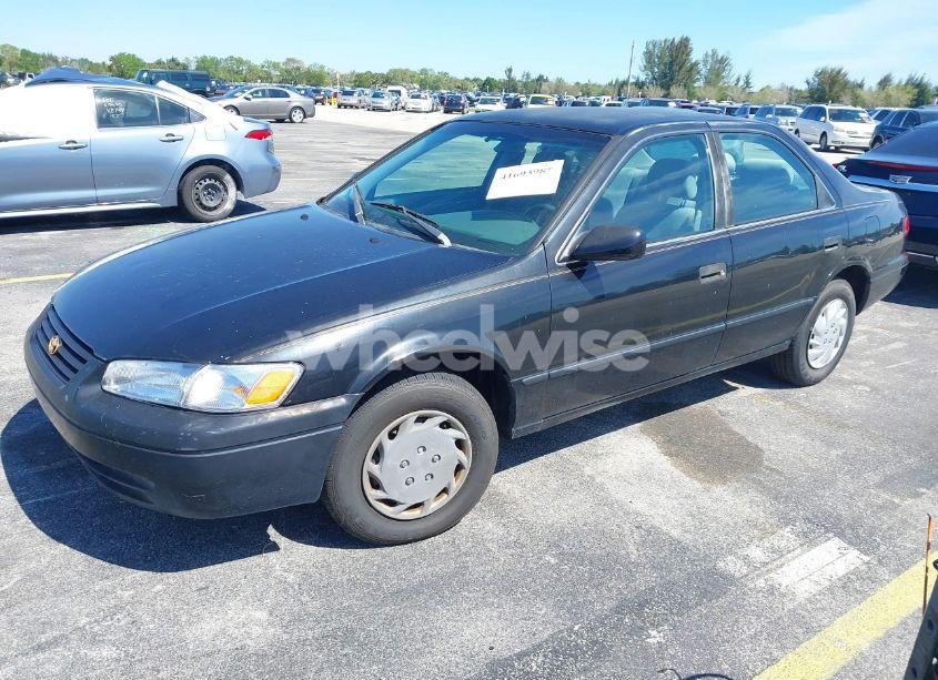 Photo 2 of 1998 Toyota Camry LE (VIN 4T1BG22K4WU334642)