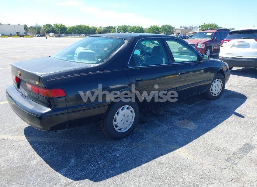 Photo 4 of 1998 Toyota Camry LE (VIN 4T1BG22K4WU334642)