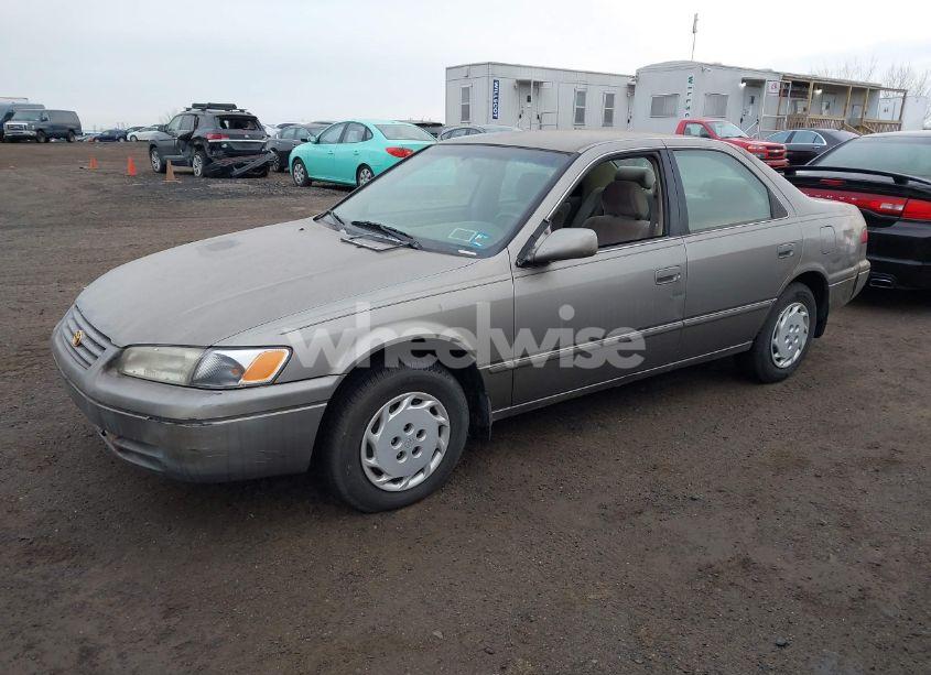 Photo 2 of 1998 Toyota Camry LE (VIN 4T1BG22K4WU378673)
