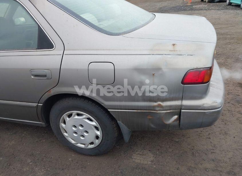 Photo 6 of 1998 Toyota Camry LE (VIN 4T1BG22K4WU378673)