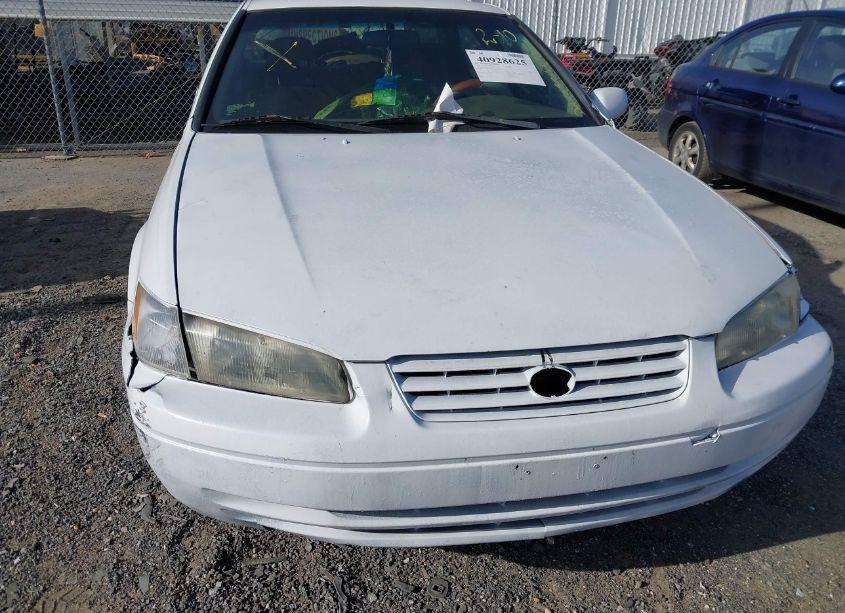 Photo 6 of 1998 Toyota Camry LE (VIN 4T1BG22K4WU840021)