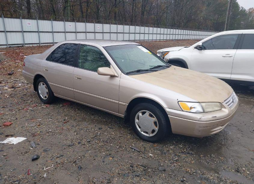1999 Toyota Camry CE (VIN 4T1BG22K4XU464289) main photo