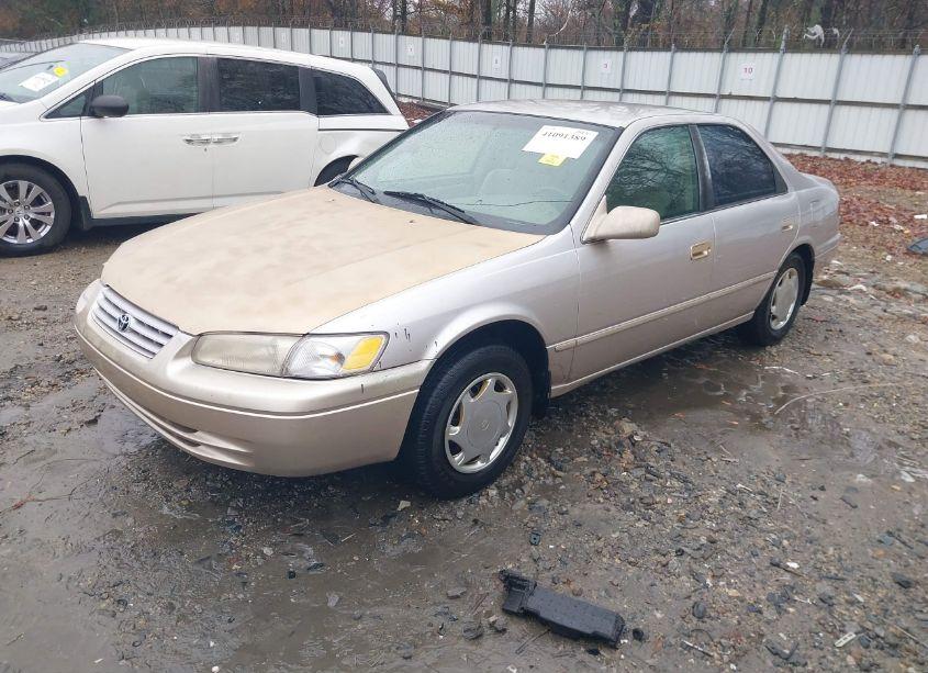 Photo 2 of 1999 Toyota Camry CE (VIN 4T1BG22K4XU464289)