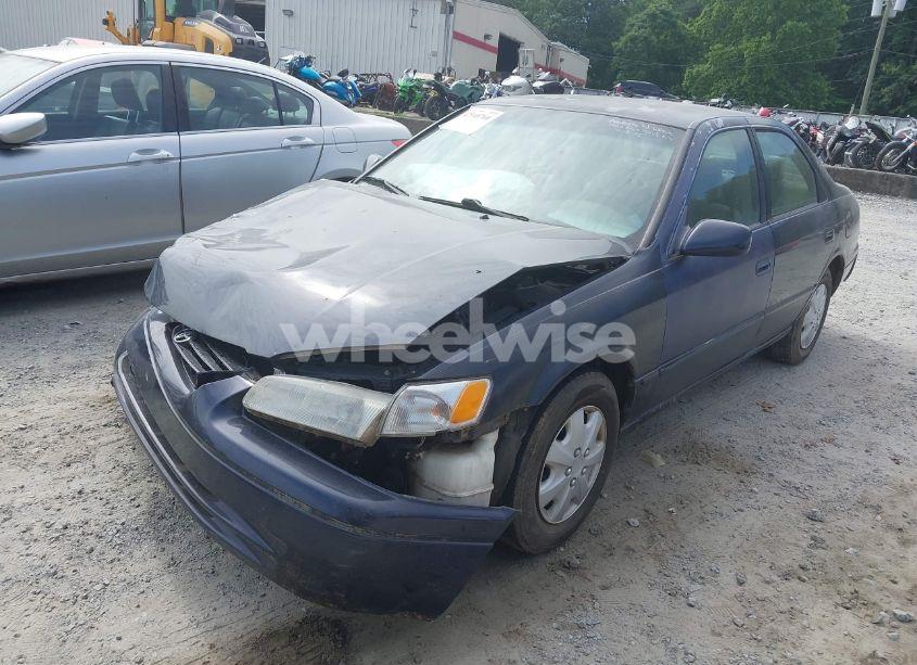 Photo 2 of 1999 Toyota Camry CE/LE/XLE (VIN 4T1BG22K4XU578728)