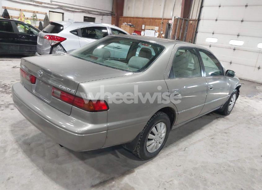Photo 4 of 1999 Toyota Camry LE (VIN 4T1BG22K4XU582391)